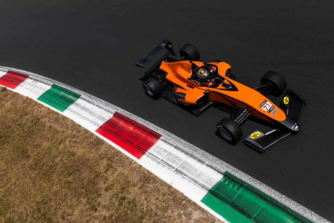 Le monoposto Tatuus in azione a Spa, Spielberg, Brno, Motorland e Sepang