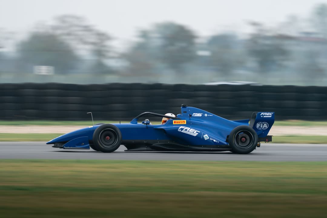 Un weekend globale di gare: cinque campionati, cinque circuiti, oltre 115 vetture