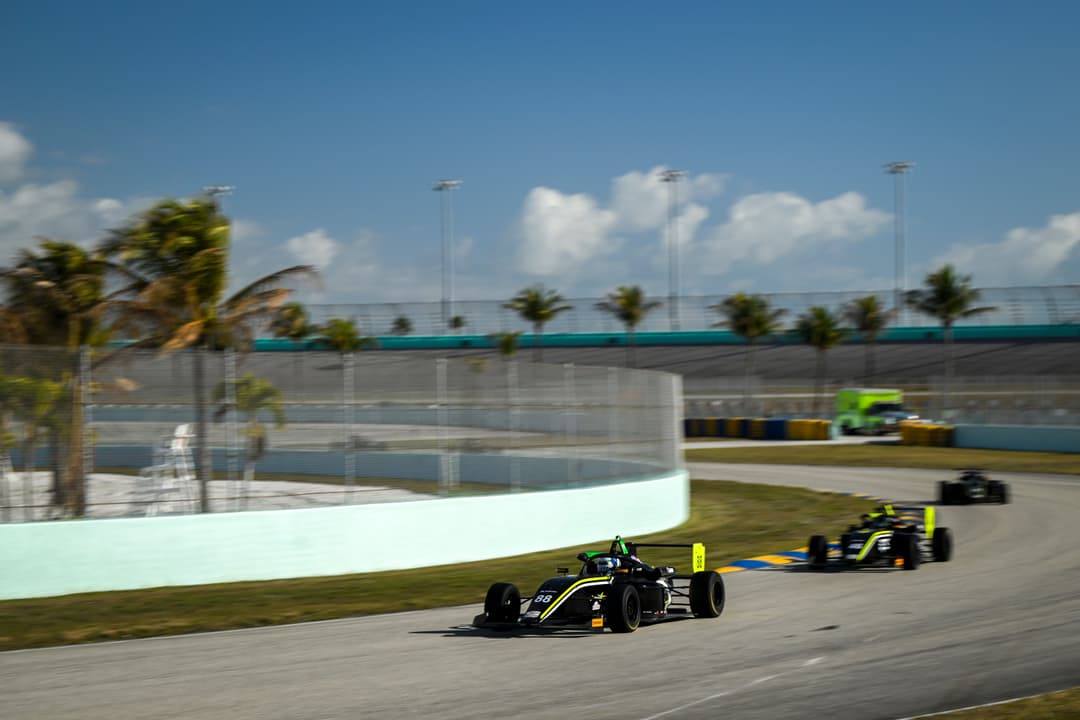 USF Juniors e Spanish Winter Championship 2026: Mokarem domina a Homestead, Tye leader a Portimão