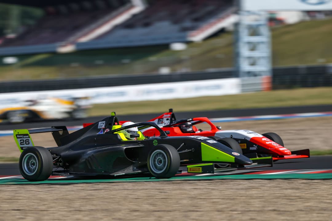    GB3, GB4 and F4 CEZ back on track at Brands Hatch and Slovakia Ring
